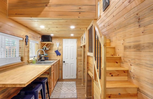 Dripping Springs House | Charming Tiny House in Dripping Springs w/Grill, Fire Pit & Views