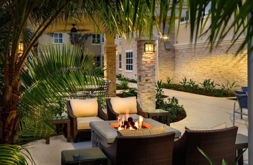 Vero Beach South Apartment | Chic 1BR Suite w/Kitchen | Pool + Free Breakfast