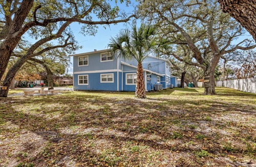 Varnum Park Apartment | Chic 2BR Apt - Wifi + Parking/Near EGAD & Beaches