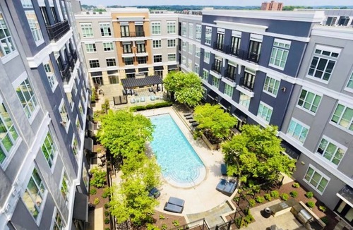 Towson Apartment | Chic Apartment Facing Towson Mall