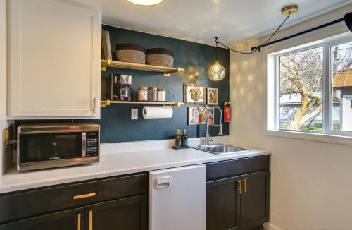 Latah Valley Apartment | Chic, Central Spokane Apt for Couples & Solo Stays