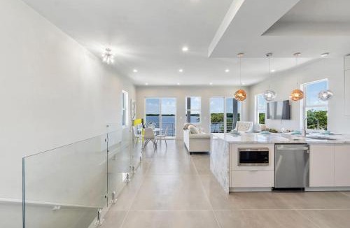 Paradise Point House | Chic Ocean Hideaway with Grill