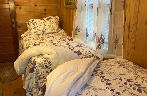 Bryant Pond Cabin | Classic Maine Wilderness Lodge Right on Shagg Pond - 10% off remaining dates