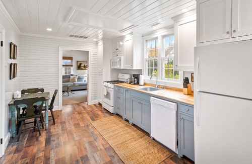 Batesville Cottage | Classic Virginia Cottage, 10 min to UVA and Vineyards