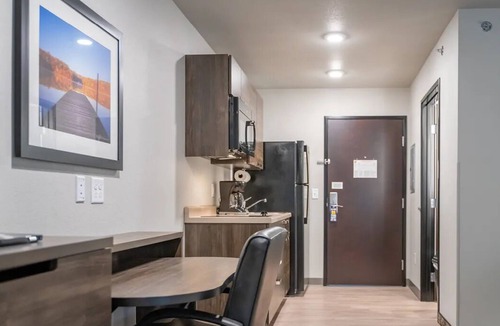 Wenatchee Hotel | Clean & Comfortable Suite - Your Home Base for Exploring St Joseph
