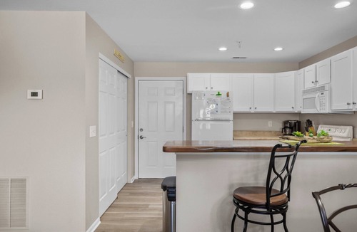Camdenton Condo | Clearwater 773-2B - Two Bedroom Apartment, Sleeps 6