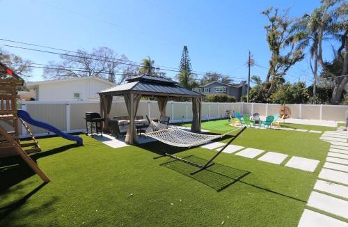 Clearwater House | Clearwater Heated Pool Paradise Family-Friendly Home Near Beaches