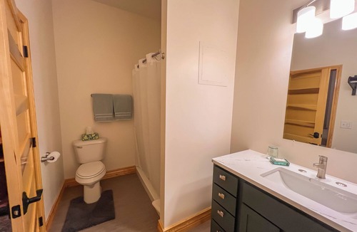 Elkader Bed & Breakfast | Clocktower Queen Suite
