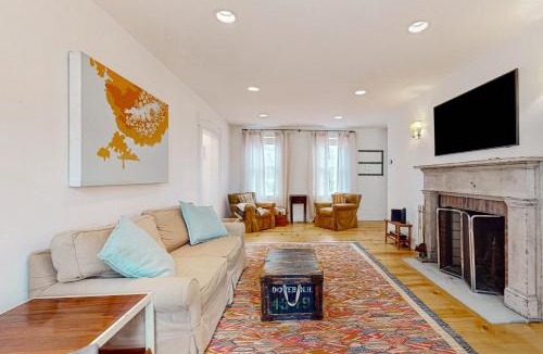 Town of Copake House | Close to Copake Lake! 4-Season Escape w/Sauna