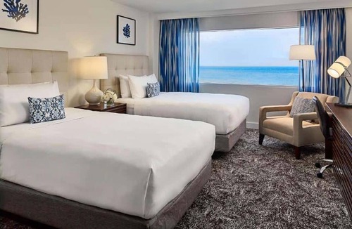 East Fort Lauderdale Hotel | Close to Downtown Fort Lauderdale! Ocean View! Parking, Pool, Pets Allowed!