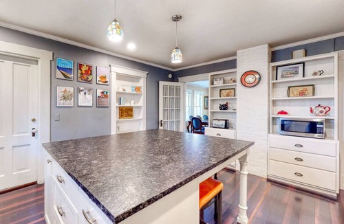 Ogunquit House | Close to Downtown and Beaches - Large Historic Home and Seasonal Carriage House