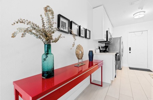 Coral Gables Apartment | Close to UM & Shopping. BNR Vacation Rentals