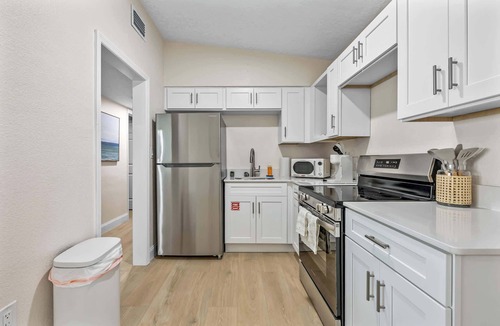 Parsuns To Cocoa Beach Apartment | Coastal 1BR Getaway Near the Beach