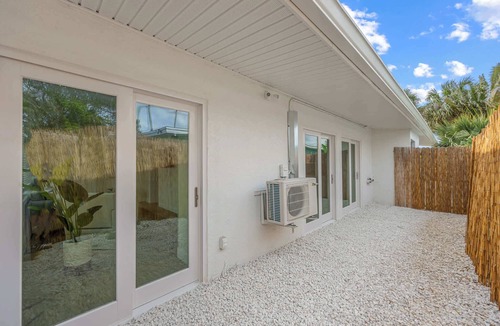 Parsuns To Cocoa Beach Apartment | Coastal 1BR Getaway Near the Beach