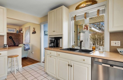 Yarmouth House | Coastal Escape on Cousins Island in Yarmouth, Maine