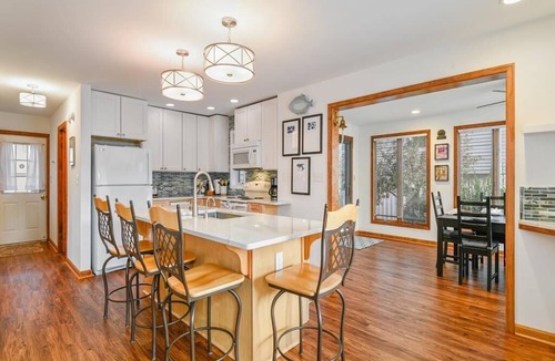 South Bethany Harbor House | Coastal House Near the Beach | Kitchen, Deck & BBQ