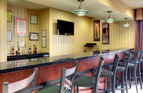 Wayne Hotel | Cobblestone Hotel - Wayne