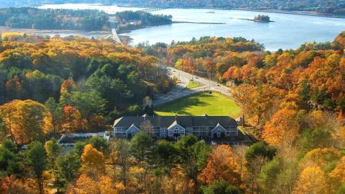 Edgecomb Hotel | Cod Cove Inn, BW Signature Collection-Boothbay Harbor Area