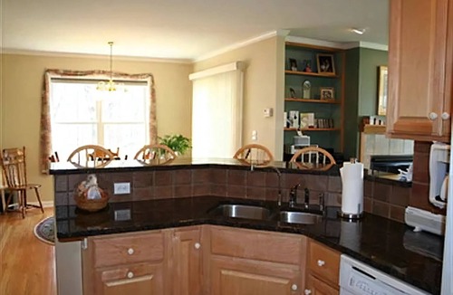 Saratoga Springs House | Come enjoy this beautiful home on Saratoga Lake!