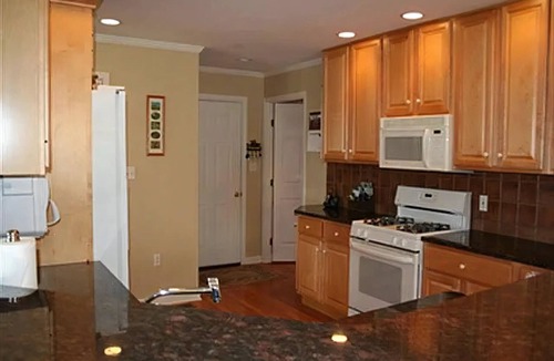 Saratoga Springs House | Come enjoy this beautiful home on Saratoga Lake!