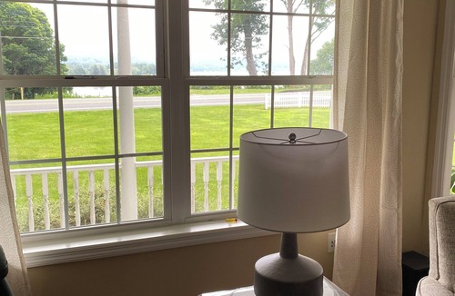 Saratoga Springs House | Come enjoy this beautiful home on Saratoga Lake!