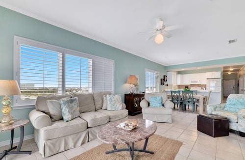Orange Beach East Condo | Come Enjoy this luxury condo right on the beach of Gulf Shores!