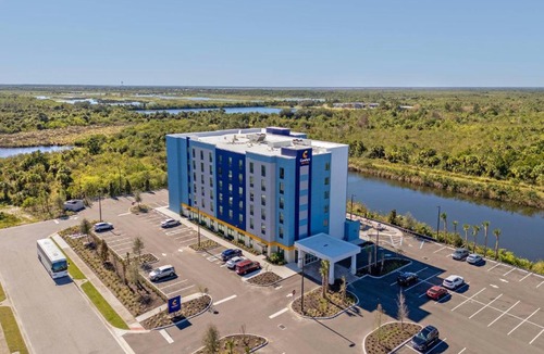 Titusville Hotel | Comfort Suites Titusville near Kennedy Space Center