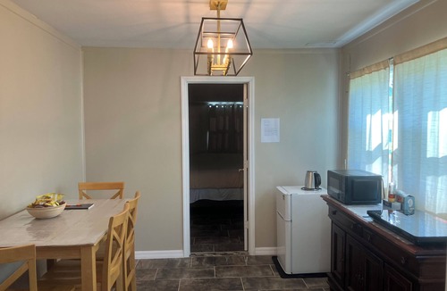 Rock Ridge Apartment | Comfortable 1-bedroom apartment close to Beach with AC- Vero Beach
