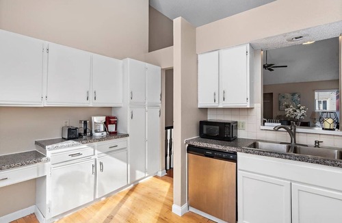Lenexa House | Comfortable 3BR, 2BA townhouse in quiet Lenexa. Pet Friendly!