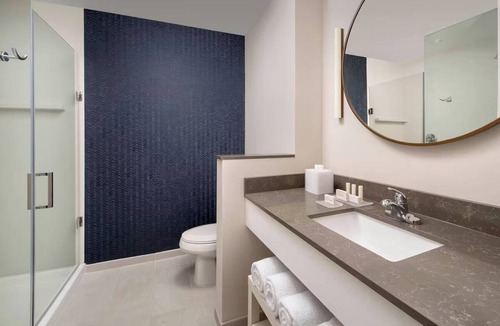 Doral Hotel | Comfortable Space w/2 Queens Perfect for Leisure | Free Hot Breakfast