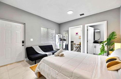 Liberty City Apartment | Comfortable Studio - Minutes from Wynwood