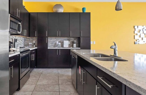 Davenport House | Comfortable Vacation Home up to 10 People