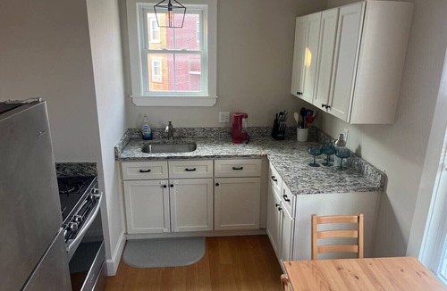 Beverly Apartment | Comfy King Beds~5 min to Salem