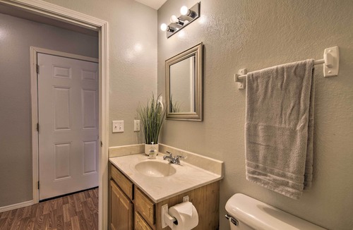 West Plains House | Comfy West Plains Home < 1 Mi to Main Street!