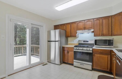 Franconia House | Conveniently Located Alexandria Townhouse