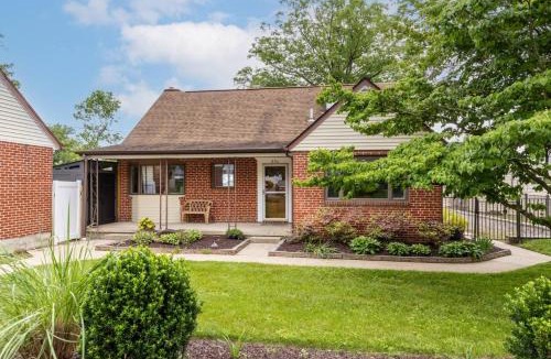 Arnold House | Cool Spring Suite