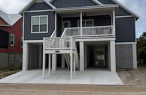 Steinhatchee Resort | Cottage 81 The Hatch House-THIRD NIGHT FREE-Close to pool