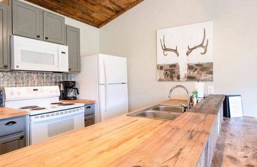 Newnata Cabin | Cottage at the Creek ~ On S. Sylamore