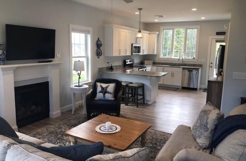 Arundel Cottage | Cottage in Beautiful Resort community 10 minutes from Kennebunkport beaches