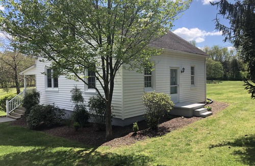 Madison Cottage | Country cottage with wifi and convenience
