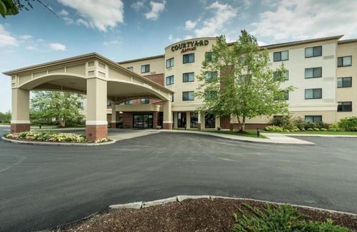 Bangor Hotel | Courtyard Bangor