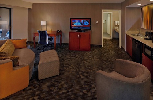 Warwick Hotel | Courtyard by Marriott Providence Warwick