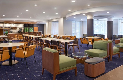 Thornhill Hotel | Courtyard by Marriott Toronto Markham