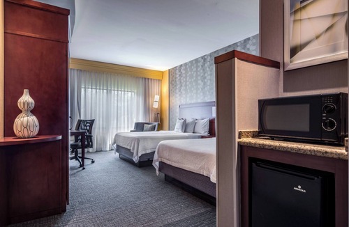 Waldorf Hotel | Courtyard Marriott Waldorf