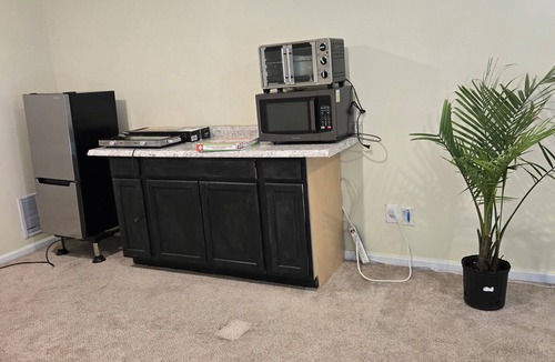 Montgomery Village Apartment | Cozy 1-bedroom apartment in fabulous Gaithersburg with AC