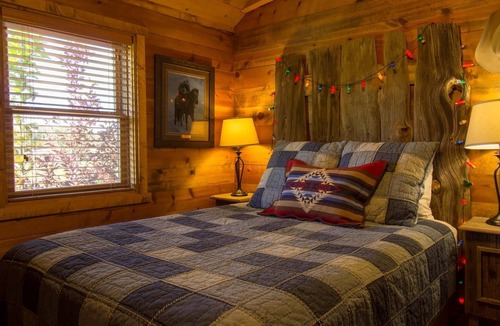Panguitch Cabin | Cozy 1 BR with a Pullout Sofa bed and Kitchenette