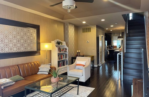 Downtown Baltimore Apartment | Cozy 2-bedroom apartment in welcoming Baltimore with WiFi, AC