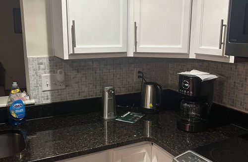 Hedgesville House | Cozy 2-bedroom townhome in delightful Hedgesville with AC and gym access.