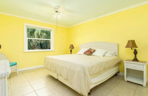 Melbourne Beach Condo | Cozy 2-bedroom condo with private beach access, in lovely Melbourne Beach