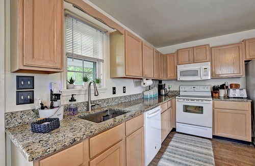 Clearwater Cottage | Cozy 3 Bedroom Cottage located in the Clearwater Community! Dog Friendly, Community Pool, Short Drive to the Beach!